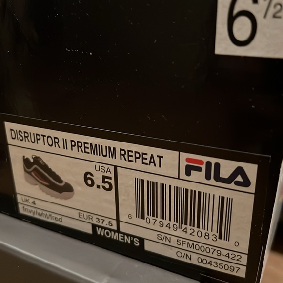 Navy Leather Fila Disruptors - Picture 7 of 7